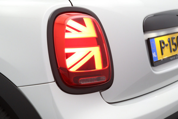 MINI 3-deurs 1.5 Cooper 136 PK Automaat Camden Plus Edition, Panoramadak, LED, Leder, Climate Control