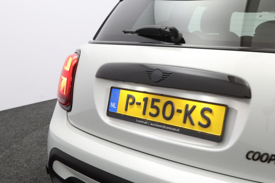 MINI 3-deurs 1.5 Cooper 136 PK Automaat Camden Plus Edition, Panoramadak, LED, Leder, Climate Control