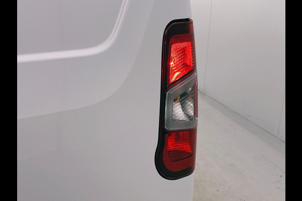 Opel Combo 1.5 BlueHDi 130pk L2 Automaat Apple Carplay / Android Auto Navigatie Trekhaak Airco Camera Cruise Control Parkeersensoren V+A DAB