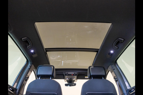 Volkswagen Tiguan 1.5 TSI ACT R-Line / 150pk / Panorama dak / Trekhaak / Achteruitrij camera / NAP / Dealer onderhouden /