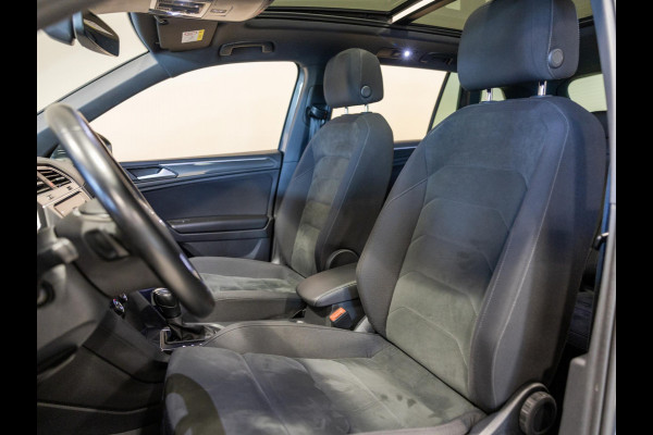 Volkswagen Tiguan 1.5 TSI ACT R-Line / 150pk / Panorama dak / Trekhaak / Achteruitrij camera / NAP / Dealer onderhouden /