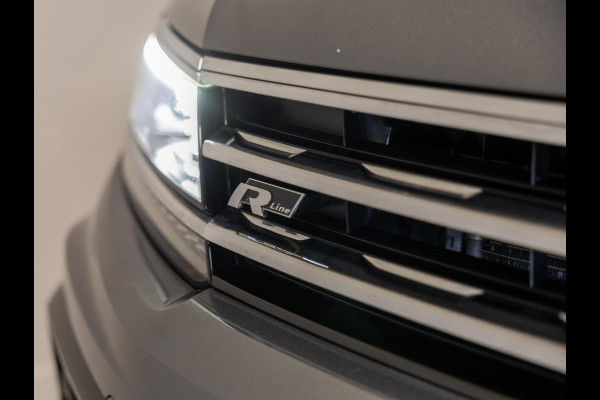 Volkswagen Tiguan 1.5 TSI ACT R-Line / 150pk / Panorama dak / Trekhaak / Achteruitrij camera / NAP / Dealer onderhouden /