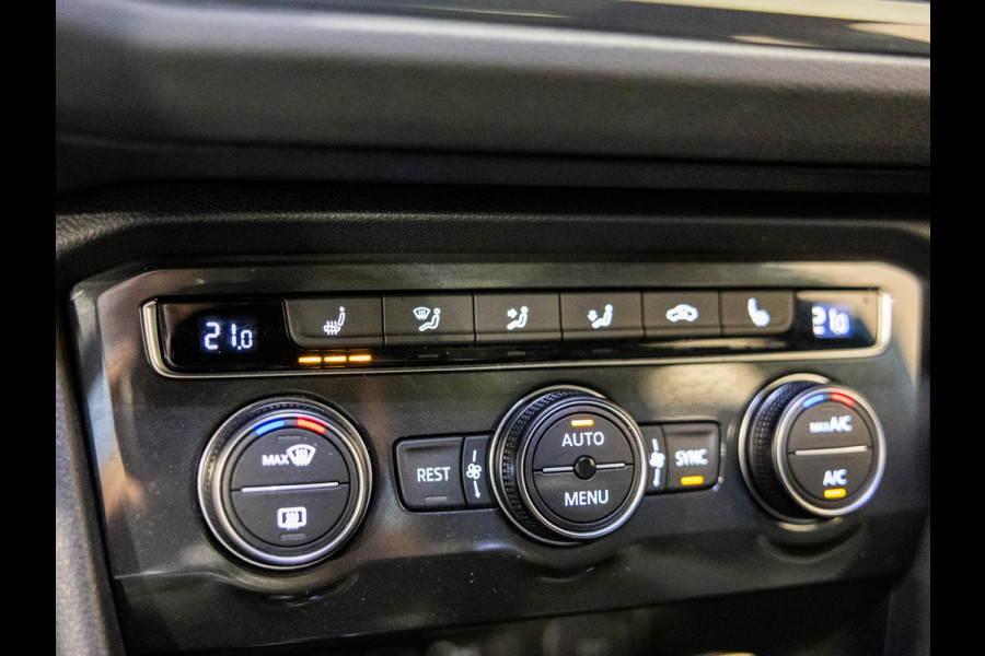 Volkswagen Tiguan 1.5 TSI ACT R-Line / 150pk / Panorama dak / Trekhaak / Achteruitrij camera / NAP / Dealer onderhouden /