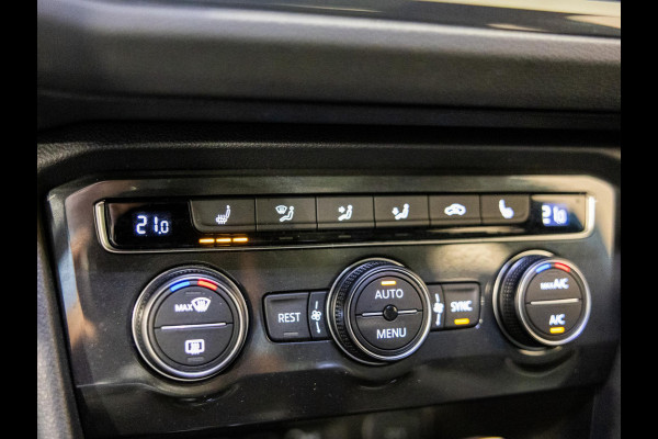 Volkswagen Tiguan 1.5 TSI ACT R-Line / 150pk / Panorama dak / Trekhaak / Achteruitrij camera / NAP / Dealer onderhouden /