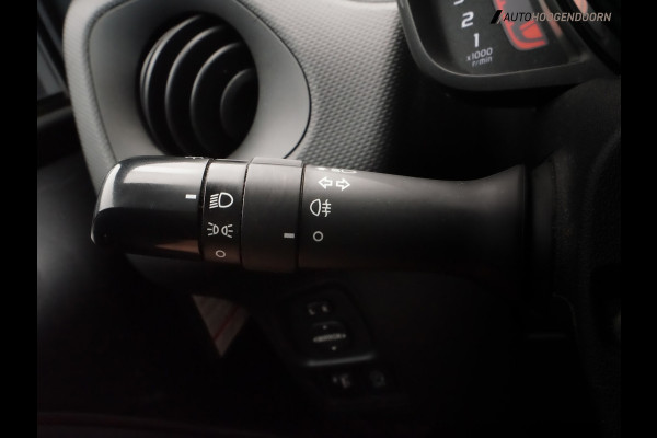 Citroën C1 1.0 VTi Shine Sport (APPLE CARPLAY,ACHTERUITRIJCAMERA,CRUISE CONTROL,AIRCO,LM-VELGEN,SPORTSTOELEN,MISTVERLICHTING)