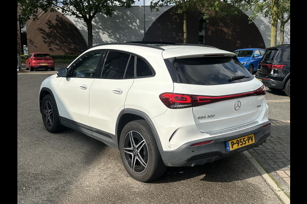 Mercedes-Benz EQA 300 4MATIC Business Solution AMG 67 kWh UNIEK! 19.000KM!| SOH 99%| VAN: 36.900,- VOOR: 34.877,- UW HERFSTVOORDEEL: 2.023,-| ADAPTIVE CRUISE| TREKHAAK| ORIGINEEL NEDERLANDS NAP.| PANO| ELEKTRISCHE STOELEN MET MEMORY| 360 CAMERA| SUPER COMPLEET!|