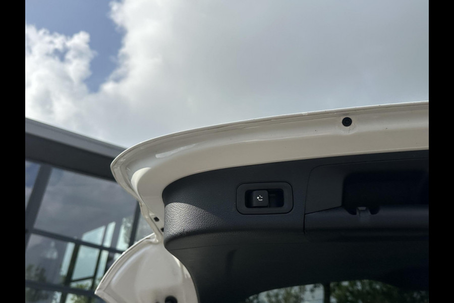 Mercedes-Benz EQA 300 4MATIC Business Solution AMG 67 kWh UNIEK! 19.000KM!| SOH 99%| VAN: 36.900,- VOOR: 34.877,- UW HERFSTVOORDEEL: 2.023,-| ADAPTIVE CRUISE| TREKHAAK| ORIGINEEL NEDERLANDS NAP.| PANO| ELEKTRISCHE STOELEN MET MEMORY| 360 CAMERA| SUPER COMPLEET!|