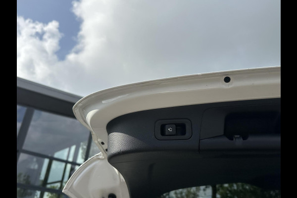 Mercedes-Benz EQA 300 4MATIC Business Solution AMG 67 kWh UNIEK! 19.000KM!| SOH 99%| VAN: 36.900,- VOOR: 34.877,- UW HERFSTVOORDEEL: 2.023,-| ADAPTIVE CRUISE| TREKHAAK| ORIGINEEL NEDERLANDS NAP.| PANO| ELEKTRISCHE STOELEN MET MEMORY| 360 CAMERA| SUPER COMPLEET!|