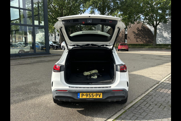 Mercedes-Benz EQA 300 4MATIC Business Solution AMG 67 kWh UNIEK! 19.000KM!| SOH 99%| VAN: 36.900,- VOOR: 34.877,- UW HERFSTVOORDEEL: 2.023,-| ADAPTIVE CRUISE| TREKHAAK| ORIGINEEL NEDERLANDS NAP.| PANO| ELEKTRISCHE STOELEN MET MEMORY| 360 CAMERA| SUPER COMPLEET!|