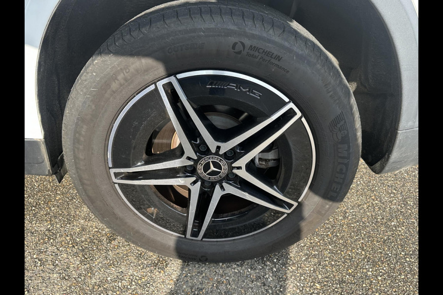Mercedes-Benz EQA 300 4MATIC Business Solution AMG 67 kWh UNIEK! 19.000KM!| SOH 99%| VAN: 36.900,- VOOR: 34.877,- UW HERFSTVOORDEEL: 2.023,-| ADAPTIVE CRUISE| TREKHAAK| ORIGINEEL NEDERLANDS NAP.| PANO| ELEKTRISCHE STOELEN MET MEMORY| 360 CAMERA| SUPER COMPLEET!|