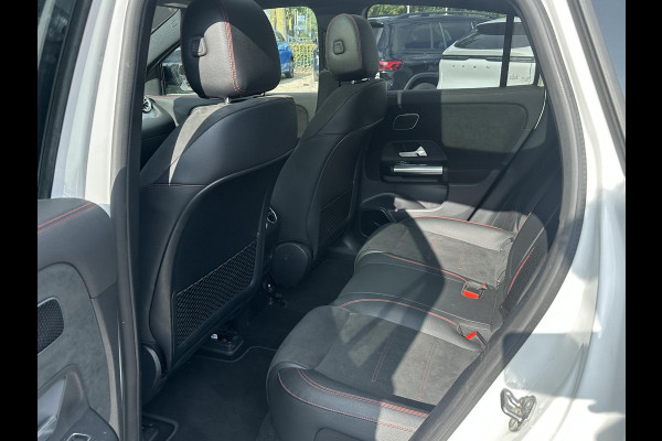 Mercedes-Benz EQA 300 4MATIC Business Solution AMG 67 kWh UNIEK! 19.000KM!| SOH 99%| VAN: 36.900,- VOOR: 34.877,- UW HERFSTVOORDEEL: 2.023,-| ADAPTIVE CRUISE| TREKHAAK| ORIGINEEL NEDERLANDS NAP.| PANO| ELEKTRISCHE STOELEN MET MEMORY| 360 CAMERA| SUPER COMPLEET!|