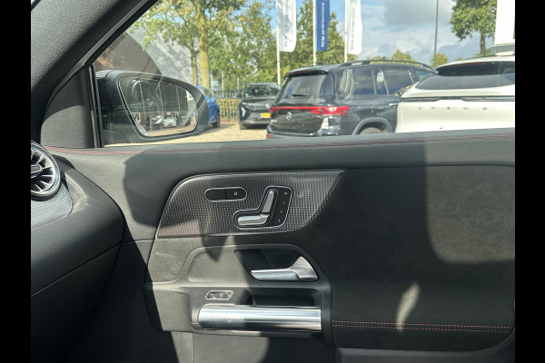 Mercedes-Benz EQA 300 4MATIC Business Solution AMG 67 kWh UNIEK! 19.000KM!| SOH 99%| VAN: 36.900,- VOOR: 34.877,- UW HERFSTVOORDEEL: 2.023,-| ADAPTIVE CRUISE| TREKHAAK| ORIGINEEL NEDERLANDS NAP.| PANO| ELEKTRISCHE STOELEN MET MEMORY| 360 CAMERA| SUPER COMPLEET!|