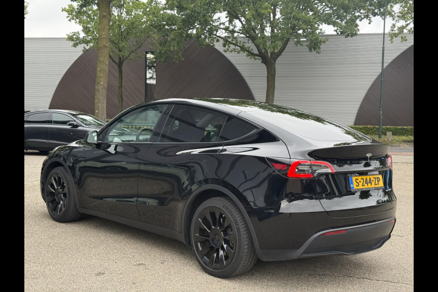Tesla Model Y Long Range AWD 75 kWh VAN: 38.900,- VOOR: 35.877,- UW HERFSTVOORDEEL: 3.023,-|SOH 92%| ORIGINEEL NED. NAP| 1STE EIGENAAR!| FABRIEKSGARANTIE OP ACCU & AANDRIJFLIJN TOT 2031 OF 192.000 KM| BTW VERREKENBAAR|