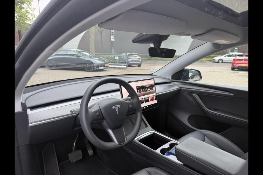Tesla Model Y Long Range AWD 75 kWh VAN: 38.900,- VOOR: 35.877,- UW HERFSTVOORDEEL: 3.023,-|SOH 92%| ORIGINEEL NED. NAP| 1STE EIGENAAR!| FABRIEKSGARANTIE OP ACCU & AANDRIJFLIJN TOT 2031 OF 192.000 KM| BTW VERREKENBAAR|