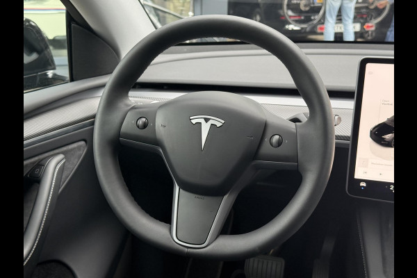 Tesla Model Y Long Range AWD 75 kWh VAN: 38.900,- VOOR: 35.877,- UW HERFSTVOORDEEL: 3.023,-|SOH 92%| ORIGINEEL NED. NAP| 1STE EIGENAAR!| FABRIEKSGARANTIE OP ACCU & AANDRIJFLIJN TOT 2031 OF 192.000 KM| BTW VERREKENBAAR|