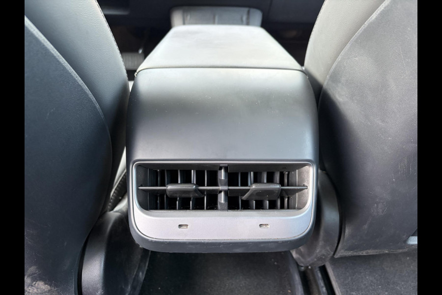 Tesla Model 3 Long Range AWD 75 kWh VAN: 35.900,- VOOR: 33.440,- UW HERFSTVOORDEEL: 2.460,-| FABRIEKSGARANTIE OP ACCU & AANDRIJFLIJN TOT 2031 OF 192.000 KM + ALGEMENE AUTO T/M 06-2027 of 80.000KM! BTW verrekenbaar