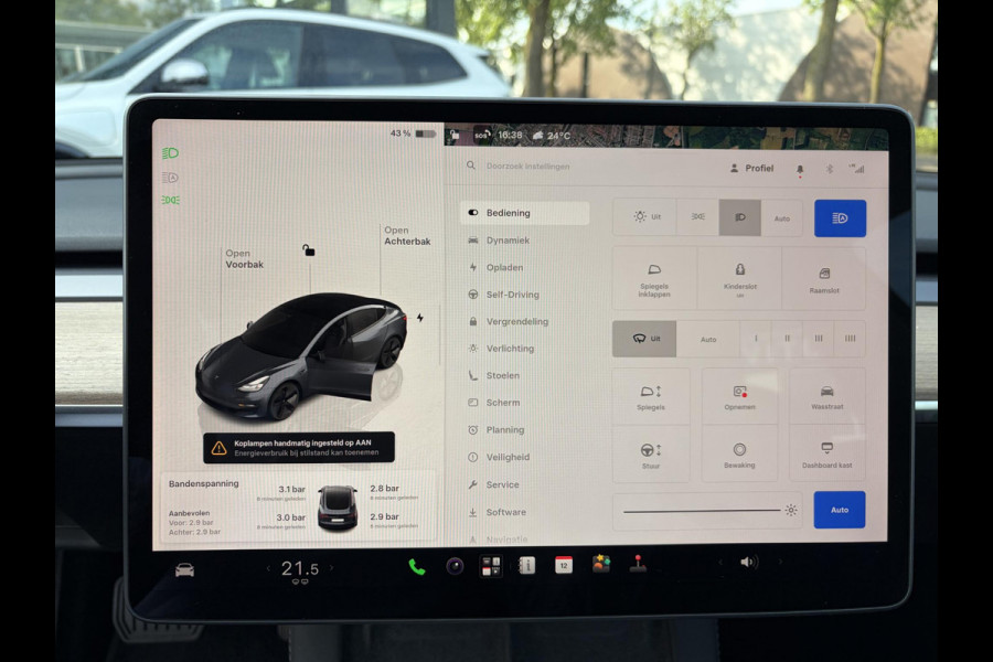 Tesla Model 3 Long Range AWD 75 kWh VAN: 35.900,- VOOR: 33.440,- UW HERFSTVOORDEEL: 2.460,-| FABRIEKSGARANTIE OP ACCU & AANDRIJFLIJN TOT 2031 OF 192.000 KM + ALGEMENE AUTO T/M 06-2027 of 80.000KM! BTW verrekenbaar