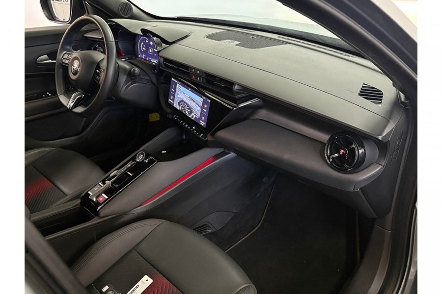 Alfa Romeo junior 1.2 Turbo Hybrid Ibrida Speciale MATRIX LED/DODEHOEK DETECTIE/VERWARMD VOORRUIT