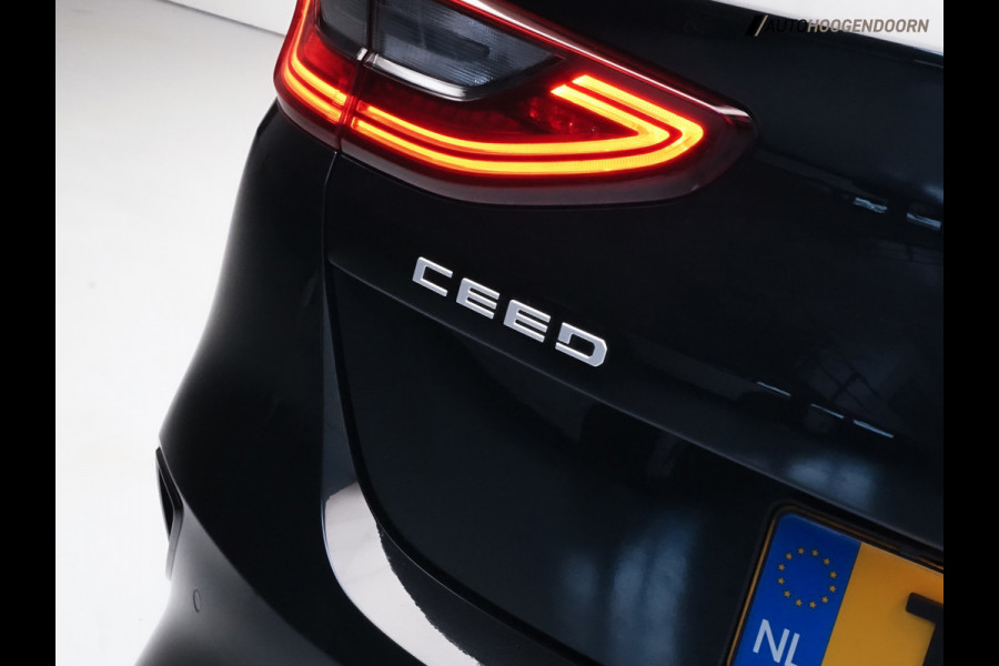 Kia Ceed 1.5 T-GDi MHEV DynamicLine Luxe (APPLE CARPLAY,ACHTERUITRIJCAMERA,PARKEERSENSOREN,LANE ASSIST,ADAPTIVE CRUISE,TOPCONDITIE