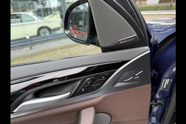 BMW iX3 High Executive 80 kWh M-SPORT SHADOW| SOH 99%| VAN: 43.900,- VOOR: 40.877,- UW HERFSTVOORDEEL: 3.023,| SUPER COMPLEET!| 360 CAMERA| HARMAN KARDON| ELEKTRISCHE STOELEN| HUD|DRIVING ASS. PROFF!| ELEKTRISCHE ACHTERKLEP| GESTURE CONTROL|