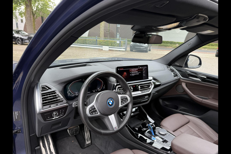 BMW iX3 High Executive 80 kWh M-SPORT SHADOW| SOH 99%| VAN: 43.900,- VOOR: 40.877,- UW HERFSTVOORDEEL: 3.023,| SUPER COMPLEET!| 360 CAMERA| HARMAN KARDON| ELEKTRISCHE STOELEN| HUD|DRIVING ASS. PROFF!| ELEKTRISCHE ACHTERKLEP| GESTURE CONTROL|