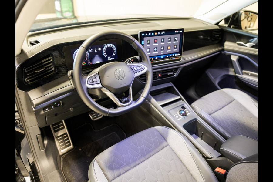 Volkswagen Tiguan 1.5 eTSI Life Edition / 130pk / Rondomzicht camera / Dodehoek assistent / Stoelverwarming /