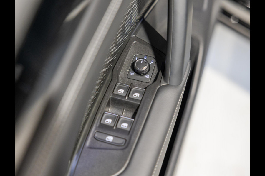 Volkswagen Tiguan 1.5 eTSI Life Edition / 130pk / Rondomzicht camera / Dodehoek assistent / Stoelverwarming /