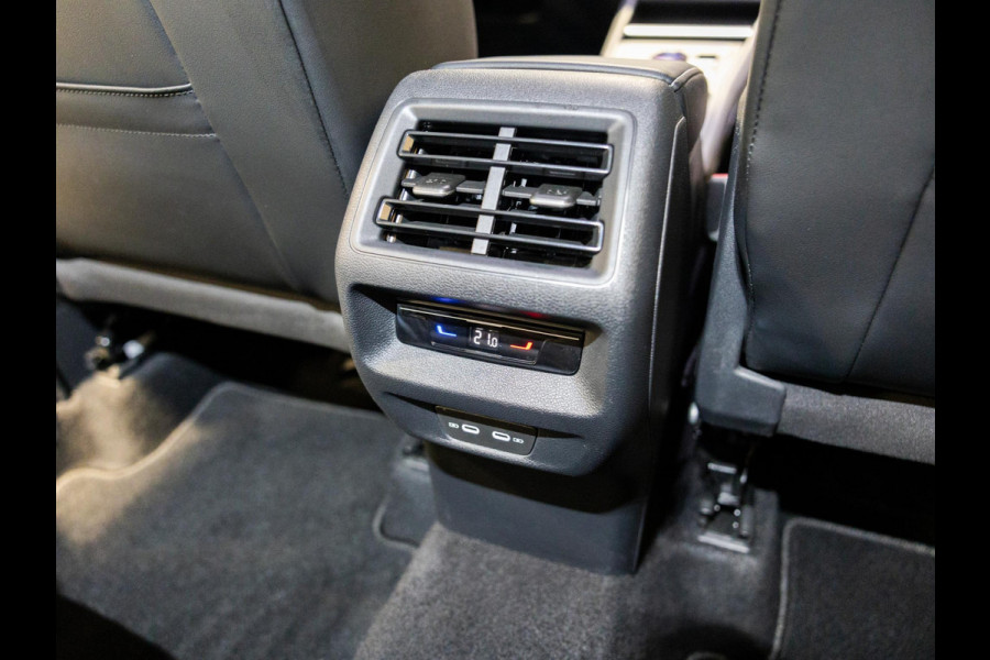 Volkswagen Tiguan 1.5 eTSI Life Edition / 130pk / Rondomzicht camera / Dodehoek assistent / Stoelverwarming /