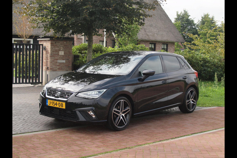 Seat Ibiza 1.0 TSI FR Business Intense | Camera | Apple Carplay | Trekhaak | Virtual Cockpit | NL-Auto |