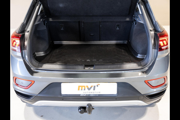 Volkswagen T-Roc 1.0 TSI Life Business / 110pk / Trekhaak / Stoelverwarming / NAP / Dealer onderhouden /