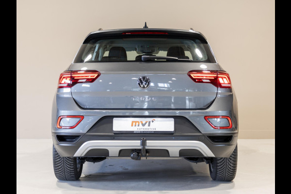 Volkswagen T-Roc 1.0 TSI Life Business / 110pk / Trekhaak / Stoelverwarming / NAP / Dealer onderhouden /