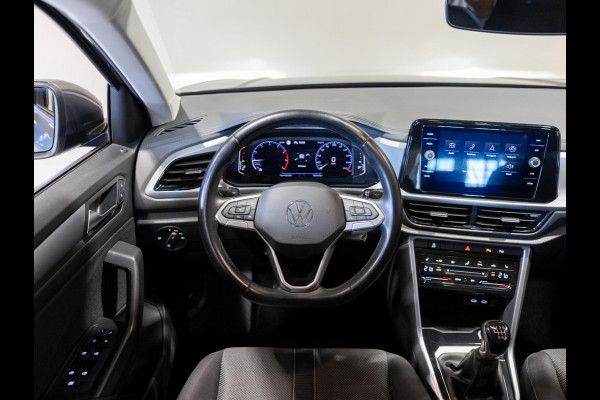Volkswagen T-Roc 1.0 TSI Life Business / 110pk / Trekhaak / Stoelverwarming / NAP / Dealer onderhouden /