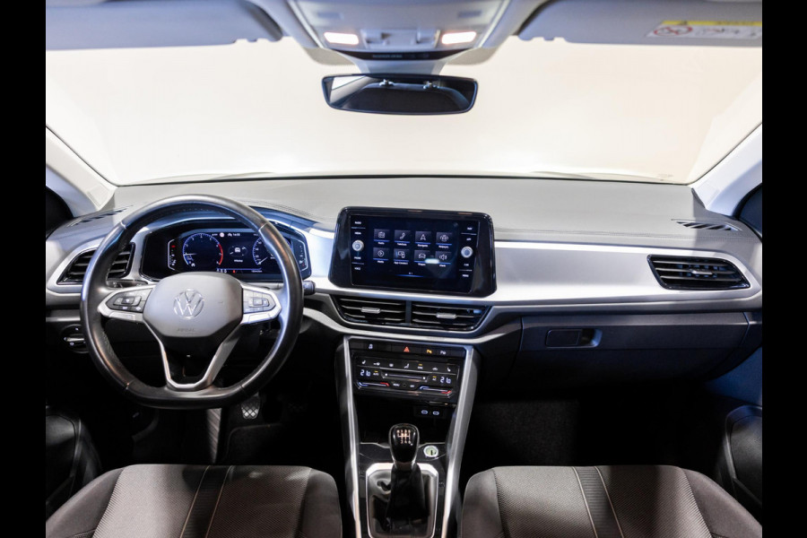 Volkswagen T-Roc 1.0 TSI Life Business / 110pk / Trekhaak / Stoelverwarming / NAP / Dealer onderhouden /