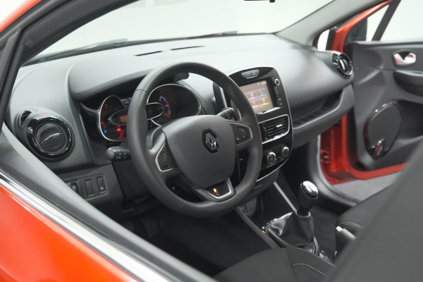 Renault Clio TCe 90 Limited | Trekhaak | Parkeersensoren | Navigatie | Cruise Control | Begrenzer | Bluetooth Verbinding