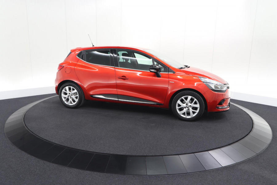 Renault Clio TCe 90 Limited | Trekhaak | Parkeersensoren | Navigatie | Cruise Control | Begrenzer | Bluetooth Verbinding