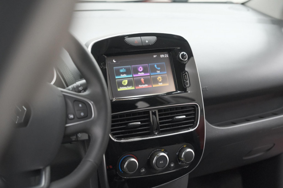 Renault Clio TCe 90 Limited | Trekhaak | Parkeersensoren | Navigatie | Cruise Control | Begrenzer | Bluetooth Verbinding