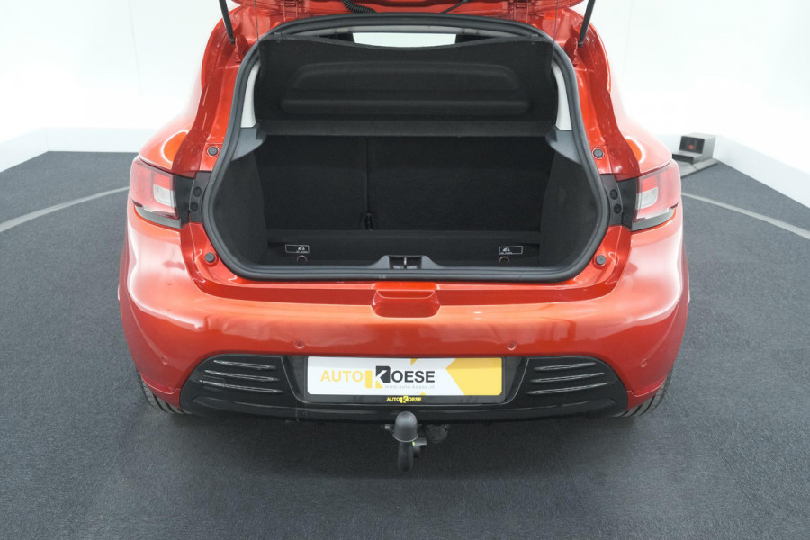 Renault Clio TCe 90 Limited | Trekhaak | Parkeersensoren | Navigatie | Cruise Control | Begrenzer | Bluetooth Verbinding