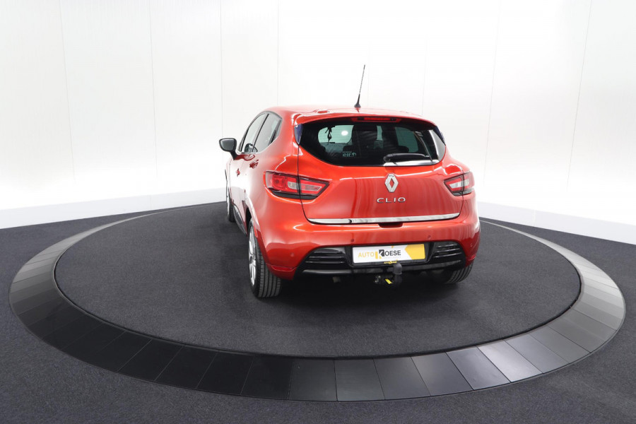 Renault Clio TCe 90 Limited | Trekhaak | Parkeersensoren | Navigatie | Cruise Control | Begrenzer | Bluetooth Verbinding
