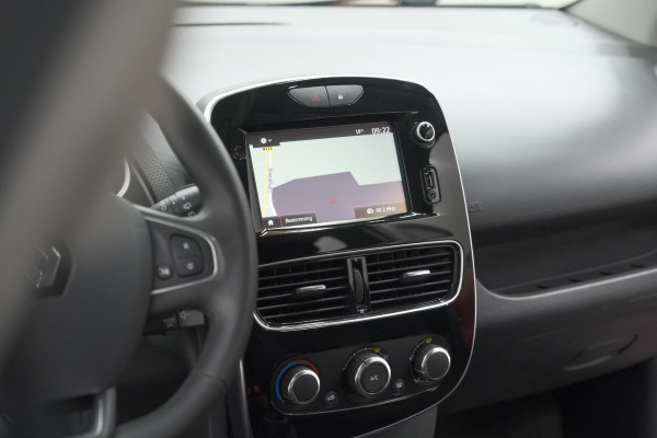 Renault Clio TCe 90 Limited | Trekhaak | Parkeersensoren | Navigatie | Cruise Control | Begrenzer | Bluetooth Verbinding