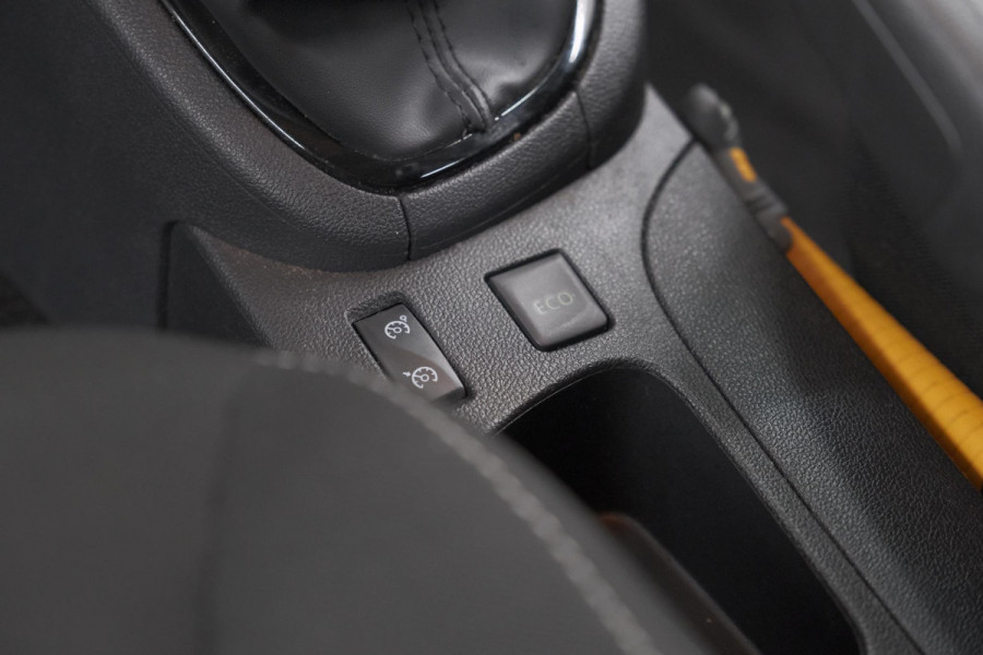 Renault Clio TCe 90 Limited | Trekhaak | Parkeersensoren | Navigatie | Cruise Control | Begrenzer | Bluetooth Verbinding