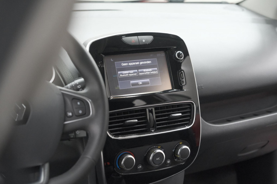 Renault Clio TCe 90 Limited | Trekhaak | Parkeersensoren | Navigatie | Cruise Control | Begrenzer | Bluetooth Verbinding