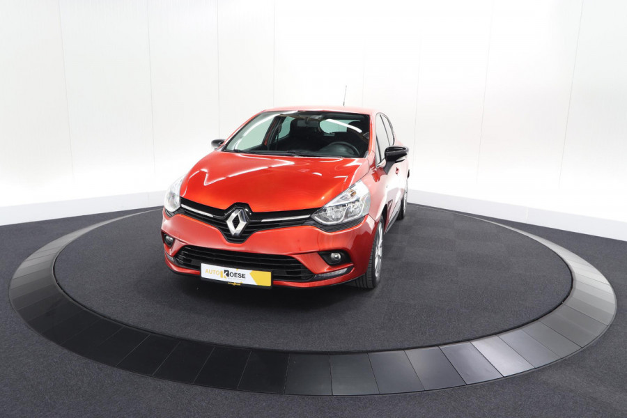 Renault Clio TCe 90 Limited | Trekhaak | Parkeersensoren | Navigatie | Cruise Control | Begrenzer | Bluetooth Verbinding