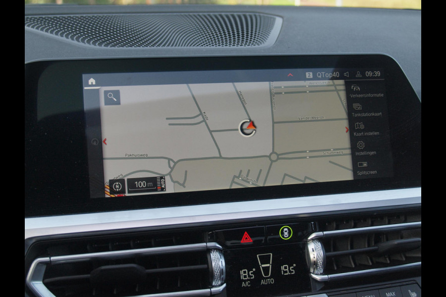 BMW 3 Serie 318i Business Edition | M-Pakket | Panoramadak | Trekhaak | Camera | Sfeerverlichting | Sportstoelen | NL-Auto |