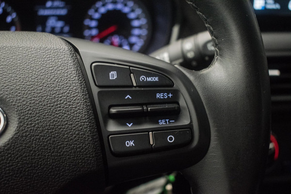 Hyundai i10 Cross 1.0 Comfort NL-auto [ Trekhaak Carplay Airco Cruise Control ]