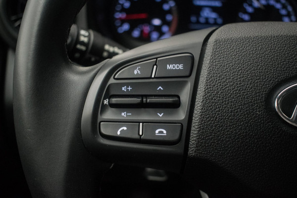 Hyundai i10 Cross 1.0 Comfort NL-auto [ Trekhaak Carplay Airco Cruise Control ]