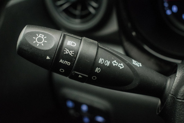 Hyundai i10 Cross 1.0 Comfort NL-auto [ Trekhaak Carplay Airco Cruise Control ]