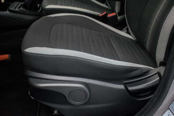 Hyundai i10 Cross 1.0 Comfort NL-auto [ Trekhaak Carplay Airco Cruise Control ]