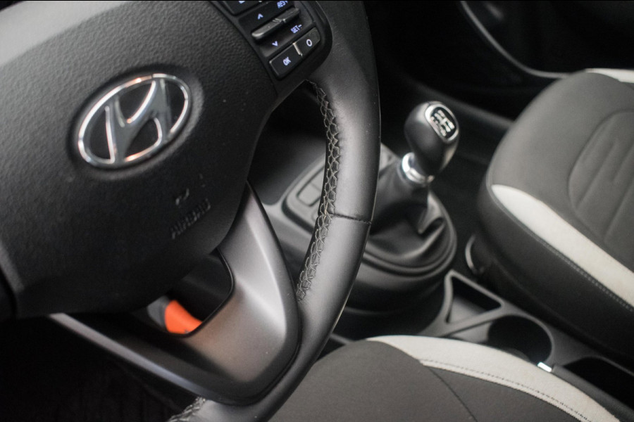Hyundai i10 Cross 1.0 Comfort NL-auto [ Trekhaak Carplay Airco Cruise Control ]