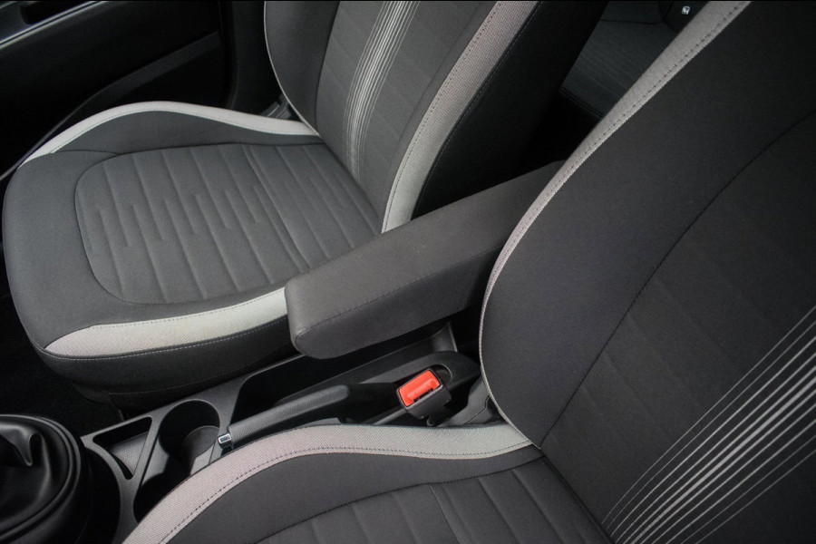 Hyundai i10 Cross 1.0 Comfort NL-auto [ Trekhaak Carplay Airco Cruise Control ]