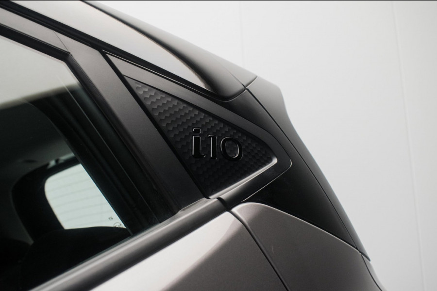 Hyundai i10 Cross 1.0 Comfort NL-auto [ Trekhaak Carplay Airco Cruise Control ]